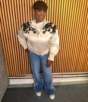 Cirie Fields Instagram - #Mothersknowsbestordoesshe OUT NOW ON SPOTIFY & YOUTUBE & OTHER STREAMING PLATFORMS LINK IN BIO😘 styled by @marty_taught_u 
💄 @hilary_bankz