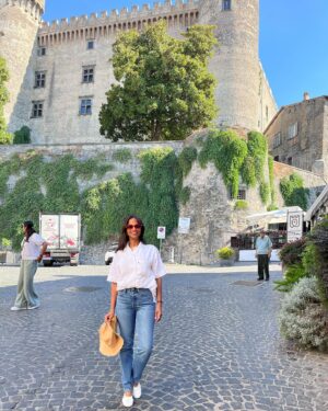 Cisely Saldaña Instagram - We’re baaaaaaaack! 💕 

Donne al comando che conquistano il Castello di Bracciano
