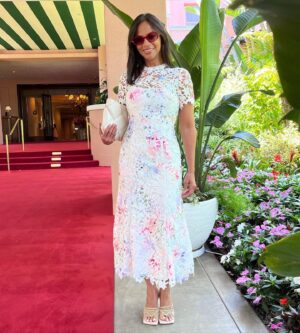 Cisely Saldaña Instagram - Perfect Sunday Brunch vibes with this gorgeous @mlmoniquelhuillier dress. 

#MLMoniqueLhuillier

Link in stories 💕