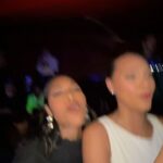 Clémence Botino Instagram - 🔥 @lesflammes ❤️ Très heureuse d’avoir pu participer à cette soirée exceptionnelle ! Merci les Flammes de mettre en valeur et en lumière tous ces acteurs et artistes talentueux qui font rayonner la culture urbaine 🔥🔥🔥 ! La dernière vidéo c’est cadeau 🎁 😂 Look : robe @noemiedevime.paris prêté Veste @morfiumfashion prêté Hair @badimeg_ Make up by me Invitation