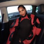 Clémence Botino Instagram - 🔥 @lesflammes ❤️ Très heureuse d’avoir pu participer à cette soirée exceptionnelle ! Merci les Flammes de mettre en valeur et en lumière tous ces acteurs et artistes talentueux qui font rayonner la culture urbaine 🔥🔥🔥 ! La dernière vidéo c’est cadeau 🎁 😂 Look : robe @noemiedevime.paris prêté Veste @morfiumfashion prêté Hair @badimeg_ Make up by me Invitation