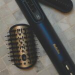 Clémence Botino Instagram - Collaboration commerciale avec @babyliss 🤍 Hello tout le monde ! Aujourd’hui je vous parle d’un de mes produits coup de cœur ! Il s’agit du nouvel Air Wand de Babyliss ! Grâce à ses deux embouts , ce 3-1 vous permet de faire de nombreux looks ! Le coiffage par air chaud est aussi mieux pour ne pas abîmer les cheveux ☺️ @babyliss #babyliss #getreadywithbabyliss
