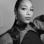 Clémence Botino Instagram - 🔥 @lesflammes ❤️ Très heureuse d’avoir pu participer à cette soirée exceptionnelle ! Merci les Flammes de mettre en valeur et en lumière tous ces acteurs et artistes talentueux qui font rayonner la culture urbaine 🔥🔥🔥 ! La dernière vidéo c’est cadeau 🎁 😂 Look : robe @noemiedevime.paris prêté Veste @morfiumfashion prêté Hair @badimeg_ Make up by me Invitation