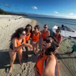 ClĂ©mence Botino Instagram – First pic at @paradisbeachcomber 🤍
Chapeau @la_cerise_sur_le_chapeau (prêté)
Bijoux @equinox_ecuador (prêté)
Invitation