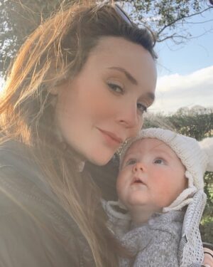 Claire Cooper Instagram - Spring is here 🌸

Me & my mini took a late afternoon stroll to clear the cobwebs away! 

Much needed 🤍 

#motherhood #spring #babygirl #mumlife #mummy