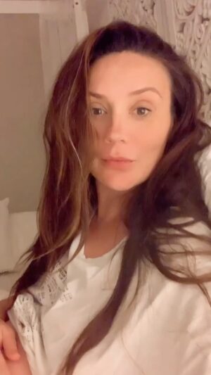 Claire Cooper Instagram - I’ve been retreating & recoiling 🐚

You can see it in my eyes 

I don’t always have the answers as to why I do what I do but it was certainly intuitive… possibly influenced by being pregnant & ‘nesting’ … needing space.

I started to say no …

I closed doors…

I also opened new doors…

& it needs no explanation really …we are a generation of over explaining why we do something… sometimes it’s just a feeling & that’s ok. 

Let go…

“Purge everything that’s holding you back”

& This video was for @scandalous_13 it caught my expression of our little one kicking away & it feels so special 🤍🍁 

#babybump #babykicks #pregnant #pregnantbelly #homelife #takingtimeout
