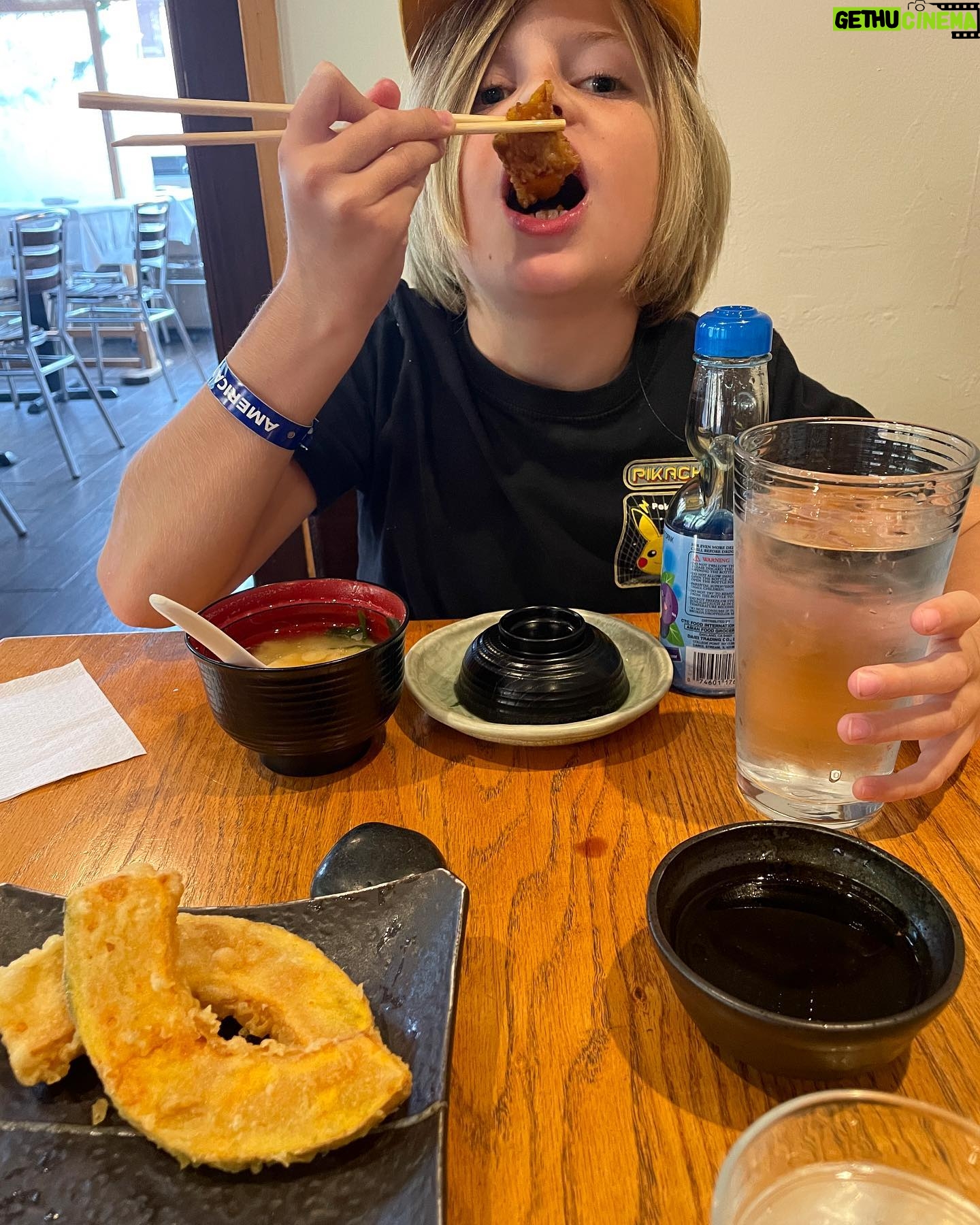 Claire Coffee - 4.5K Likes - Until the strike ends weāre just an upscale kid friendly restaurant blog! Like/subscribe & love you as much as I love the @sushikatsuei omakase!!
#food #moms #kids #sushi #omakase #fairwages