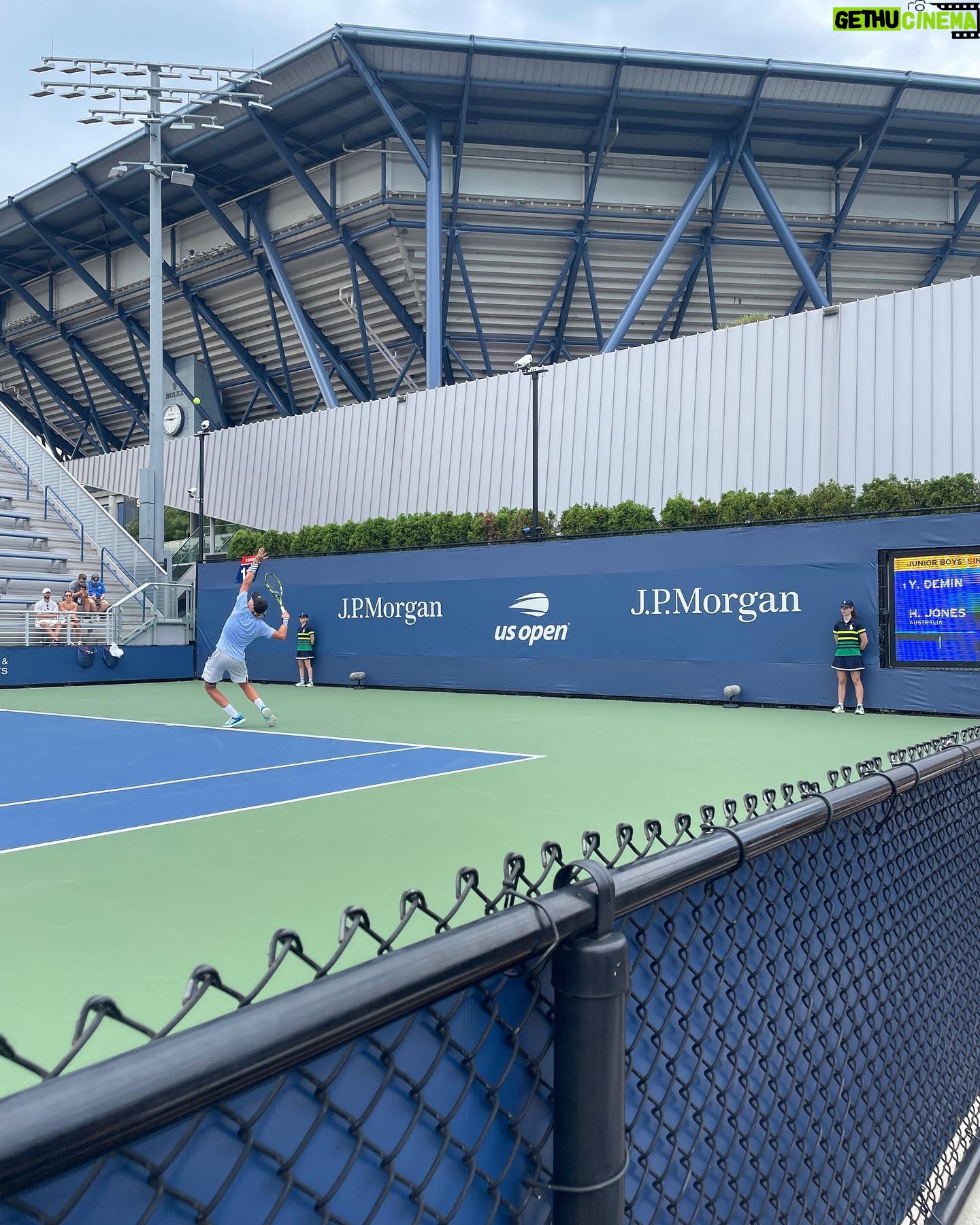 Claire Coffee - 4.8K Likes - US Open 2023!
1. The @carotaboys unmasked!
2. We love a product engagement experience
3. Moment of zen
4. No pics plz
5. #1 Jr Boy in the š!
@usopen