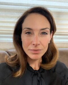 Claire Forlani Instagram - Damn the lighting in my trailer is friggin amazing 👍 taken off 10 yrs! My character #MrsWinthrop movie #blackbeauty 🐎🐎🐎 filming #Stellenbosch #Capetown