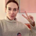 Claire Forlani Instagram - #ivoted🇺🇸 #bidenharris2020 #saveamerica #savetheplanet #peace #care #inclusiveness #SayNoToRightWingMisogynistRacistBigots Let’s get people who are qualified to run a country #letsdothis 🌎❤️👊🏽👊🏼