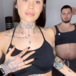 Claire Tomek Instagram – 🚨JEU CONCOURS COMPEX   CODE PROMO DE OUF 🚨

Une ceinture COREBELT 5.0 a gagner ! 
👉🏻 suivre les comptes @compexwellness_fr et @clairetomek ( @russeausavoirfer pour soutenir sa nouvelle vocation d’influenceur ) 
👉🏻 identifier des potes en commentaires ( comme ça plus de chance de gagner si ils participent eux aussi c’est mathématique .. puis si il/elle gagne tu pourras dire que c’est uniquement grâce à toi et ça serait trop bête de foutre en l’air une si belle amitié si on ne rend pas à César ce qui est à César ) 

Tirage au sort lundi 

Pour qui ? 
👉🏻Homme et femme peuvent profiter de cet appareil d’électrostimulation dont la ceinture s’adapte à toutes les morphologies.
* Programme d’entraînement léger : Pour les personnes débutantes qui souhaitent améliorer leur silhouette et affiner leur tour de taille.
*Programme d’entraînement intense : Destiné aux sportifs et athlètes qui veulent améliorer davantage leur force, leur endurance et leur résistance musculaire.

👉🏻9 objectifs : 3 pour muscler les abdominaux
3 pour muscler le dos et 3 pour muscler les deux en même temps. 
Grâce au bluetooth vous pouvez gérer les paramètres de  votre ceinture simplement avec votre smartphone ! 

⚡️Avec un entrainement régulier (j’ai utilisé la ceinture une fois tous les 3 jours) et une bonne hygiène de vie on voit bien la différence au niveau de la sangle abdominale beaucoup plus tonique et plus tracée ! 
On apprécie beaucoup le mode massage après une séance d’entrainement en salle par exemple ou une dure journée de boulot ! 

Et pour ceux qui veulent se procurer cette super ceinture ou d’autres produits compex j’ai un code promo de 10% valable sur tout le site c’est COMPCLAIRE10 💙