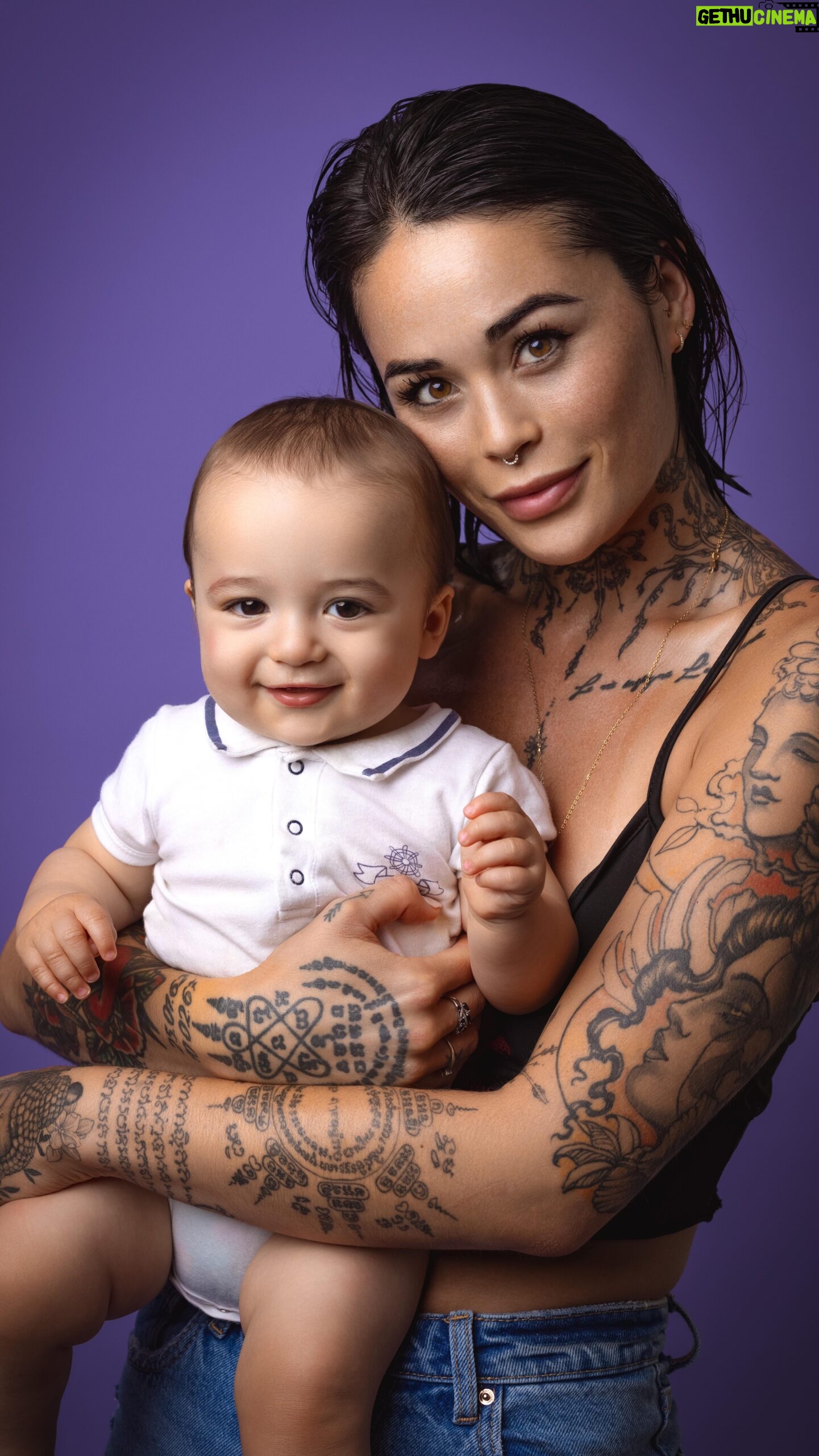 Claire Tomek - 7.9K Likes - A Ton premier cri
A ton premier retour à la maison
A tes premiers sourires
A nos premiers câlins
A tes premiers rires
À tes premières dents
A tes premiers bobos
A tes premières vacances
A tes premiers babababa
A tes presque premiers pas
A ton premier anniversaire mon fils ❤️
Merci d’égayer notre vie au quotidien
Maman.