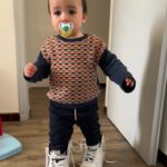 Claire Tomek Instagram – UNE SEMAINE DANS MA PELLICULE : 

1 : moi en apnée essayant d’être fraîche avec les yeux déf par l’eczéma 
2 : papa enfin de retour 
3 : mes croches pour crever les yeux des rageux 
4 : ROX et son pote Pongo 
5 : nuit de merde parce que quand y’a un cauchemar c’est toujours maman 
6 : les shoes un peu trop grandes 
7 : le premier œuf de Poupoule et Mercotte
8: toujours plus de douane à payer 
9 : l’amour ❤️