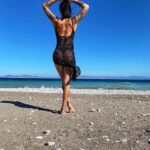 Claire Tomek Instagram – Mon filet de pêche 🍑 et moi même on vous souhaite une bonne journée !