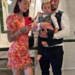 Claire Tomek Instagram - Les Russeau sont de mariage 🫡🍾