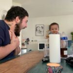 Claire Tomek Instagram - Le retour de la drama queen ! Vous aussi vous en faites « un peu trop » pour amuser vos enfants ou on est les seuls allumés ? 😂