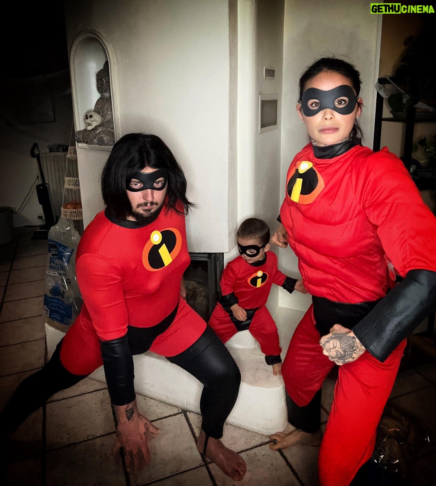 Claire Tomek - 10.4K Likes - Vraiment cette année on a mis la barre haut .. très haut ! 🦸♀️🦸🦸♂️
On a même pensé aux détails 😂
#halloween #indestructible #disney