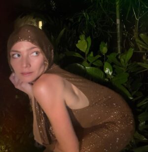 Clara Paget Instagram - Garms, Palms and my lucky charms🥥🌴🪼🪷🪼🌴 🥥