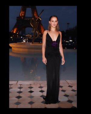 Clara Rugaard Instagram - Thank you so much for having me and for a breathtakingly beautiful show 🫠🖤
@ysl @anthonyvaccarello 
#ysl #anthonyvaccarello