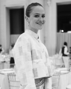 Clara Rugaard Instagram - TWEED High Jewellery Launch w @chanelofficial 💎

Photo by @virgile.guinard
Make up by @zoetaylormakeup 
Hair by @earlsimms2