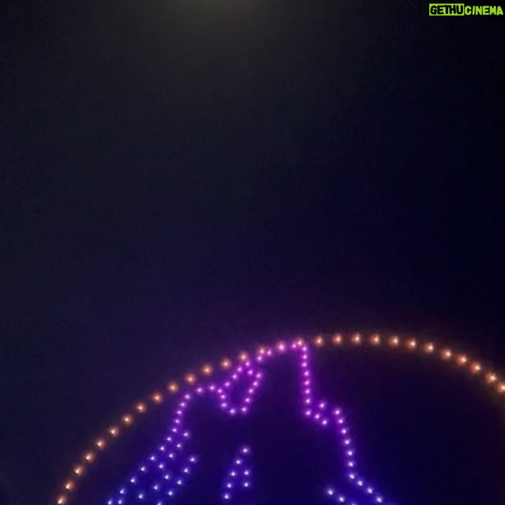 Clara Wilsey - 2.7K Likes - Coachella under a full moon 🌕🤪
Thanks @anatanaka for getting pictures of me at least one of the days ❤️