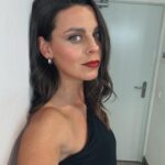 Clara Alvarado Instagram – un poquito de lo que fue la gala de los premios @aevea_eventos ✨ recién llegada de Uruguay y aún con jet lag pero con toda la energía e ilusión por compartir escenario junto a @mariliamusica una de las canciones que marcó toda una generación, vaya sueño y qué placer! 🤍🪽

Enhorabuena a todos los premiados y nominados, nos vemos en la próxima!! Lo pasamos súper bien :) 

💄 @urrsula.gala