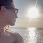 Clara Alvarado Instagram - ¿Verano en Febrero? En Uruguay, sí 🌞🇺🇾 Gracias querida @yaninapereyra01 por sacarme a pasear (como dicen aquí) por Punta del Este 🌅💛 fue un día top amiga! 👙 @dolorescortesswimwear