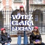Clara Luciani Instagram - Prête à tout pour vous convaincre de voter pour moi aux Victoires de la Musique, je me suis déguisée en politicienne acharnée et je suis venue gratter au moins 5 voix sur le marché! Y’a pas de petite avancée vers la Victoire! Allez go voter Clacla pour un monde meilleur! (lien dans ma bio) ❤️ 🗳 Merci @pierre.elgrishi @benjaminporraz @onille.h x (Ps : toute ressemblance marketing liée à un président couvert de fond de teint et de mensonges est tout à fait fortuite.)