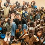Clara Luciani Instagram – Belle nouvelle à vous annoncer : @jesuisclaraluciani devient ambassadrice @unicef_france ! 😍💙

Elle sera particulièrement engagée pour la protection des enfants, l’éducation et les droits des filles. 💪

« J’ai toujours porté une sensibilité particulière à la cause des enfants. Ce sentiment s’est renforcé depuis que je suis devenue mère et a nourri mon envie de m’engager. »

Merci à Clara de son engagement à nos côtés et bienvenue à elle dans la #TeamUNICEF 🤗

#PourChaqueEnfant @unicef_benin

© UNICEF France ∣ Benjamin Decoin