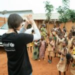 Clara Luciani Instagram - Belle nouvelle à vous annoncer : @jesuisclaraluciani devient ambassadrice @unicef_france ! 😍💙 Elle sera particulièrement engagée pour la protection des enfants, l’éducation et les droits des filles. 💪 « J’ai toujours porté une sensibilité particulière à la cause des enfants. Ce sentiment s’est renforcé depuis que je suis devenue mère et a nourri mon envie de m’engager. » Merci à Clara de son engagement à nos côtés et bienvenue à elle dans la #TeamUNICEF 🤗 #PourChaqueEnfant @unicef_benin © UNICEF France ∣ Benjamin Decoin