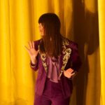 Clara Luciani Instagram - Après deux ans de silence, j’ai pu faire résonner ma voix en concert pour la première fois hier soir à Nîmes face à un public de rêve. Pas de mot pour décrire l’émotion que c’est de retrouver le trac, l’adrénaline, l’ivresse de la scène …! Merci d’être là si nombreux et je compte sur vous pour accueillir chaleureusement mes musiciens et choristes qui seront à mes côtés sur toutes les prochaines dates! RESPIRE ENCORE TOUR : C’EST PARTI! 🔥 📷 @manoumilon