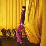Clara Luciani Instagram - Après deux ans de silence, j’ai pu faire résonner ma voix en concert pour la première fois hier soir à Nîmes face à un public de rêve. Pas de mot pour décrire l’émotion que c’est de retrouver le trac, l’adrénaline, l’ivresse de la scène …! Merci d’être là si nombreux et je compte sur vous pour accueillir chaleureusement mes musiciens et choristes qui seront à mes côtés sur toutes les prochaines dates! RESPIRE ENCORE TOUR : C’EST PARTI! 🔥 📷 @manoumilon