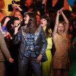 Clara Luciani Instagram - J’ai mis 48h à m’en remettre mais pour ceux qui n’auraient pas regardé la télévision vendredi soir j’ai eu la joie de ramener deux coupes à la maison! 🏆🌟🏆 J’ai recréé sur scène ce qui m’avait le plus manqué ces deux dernières années : une fête avec tous mes amis chéris qui ont eu l’audace de me suivre dans cette idée folle et de venir danser avec moi devant des millions de spectateurs : merci la famille! Merci à vous tous pour votre soutien si précieux, vos votes, votre amour….! Merci à la clique que j’ai si hâte de retrouver en tournée: @benjaminporraz @alban.claudin @mathieuedward3 @pierre.elgrishi @connie_onibi @nkia.studios @alexianebroque_off @leo_grsln @franzbeuchot pour la scénographie @manuesoum pour la danse et toute l’équipe technique ! Merci à @ayafujitamakeup au maquillage, @rudymarmet à la coiffure, la maison @gucci @alessandro_michele @malloparis @alexmalgouyres pour ce costume réalisé spécialement pour l’occasion et un immense merci à mon amie @moulesfripes qui a réalisé avec amour le stylisme du groupe et de tous les copains. Merci à @romance_musique @nicorenard @sonymusicpubfrance @sagebysage @pierrickdevin @breakbot @yuksekofficial et ma soeur @ehlamusic par dessus tout! YOUPIIIIII! 🚀