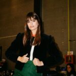 Clara Luciani Instagram - Le clip de Coeur est sorti il y a une semaine! 🫶🏼 Foncez le regarder pour y voir briller toutes les déesses qui m’ont fait l’honneur d’y apparaître mais aussi pour générer un don à la @lamaisondesfemmes13 : tous les bénéfices des visionnages YouTube seront reversés à la maison des femmes de Marseille afin qu’elles puissent créer un endroit accueillant et réconfortant pour toutes les femmes en situation de détresse. Go mes petits sucres! 💪🏼❤️