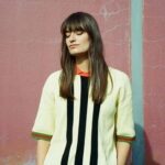 Clara Luciani Instagram - Le clip de Coeur est sorti il y a une semaine! 🫶🏼 Foncez le regarder pour y voir briller toutes les déesses qui m’ont fait l’honneur d’y apparaître mais aussi pour générer un don à la @lamaisondesfemmes13 : tous les bénéfices des visionnages YouTube seront reversés à la maison des femmes de Marseille afin qu’elles puissent créer un endroit accueillant et réconfortant pour toutes les femmes en situation de détresse. Go mes petits sucres! 💪🏼❤️