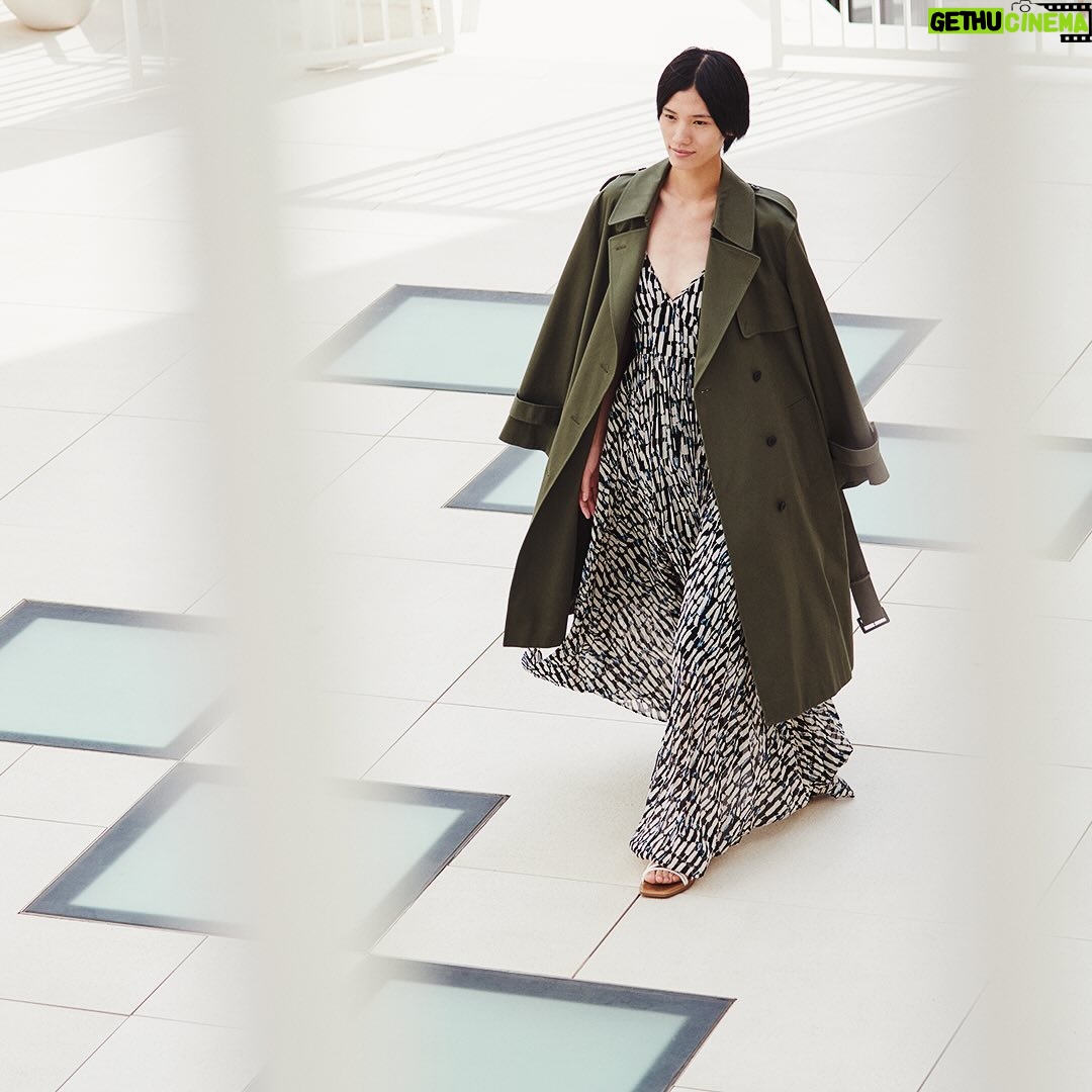 Clare Waight Keller - 1.5K Likes - Launching globally today my new collection in collaboration with @uniqlo
Drop 1 of Uniqlo:C in stores from Thursday 22nd February β€οΈπ©΅