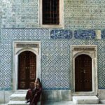 Clare Waight Keller Instagram - Post Tokyo - a quiet trip away to beautiful Istanbul 🩵 some of the things I loved from a couple of weeks ago 1. Best way to see the city - A quick snapshot from the tram that runs over the Bosphorus 2. Hidden in a tiny alleyway stunning blue tiled Mosque 3. Unexpected lushness of tiles and rich carpet 4. Rooftops 5. Marbled courtyards 6. Incredible ancient underground waterways at the Basilica 7/8/9. Harem dream 10. The cat’s eye