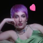 Clarice Falcão Instagram - nessa sexta-feira trago pequenos beijinhos em forma de imagem pra vcs não se esquecerem de ver & ouvir ✨TRUQUE✨. 💋