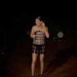 Clarice Falcão Instagram - ELA NÃO FLOPOU! post de agradecimento pelo show mais divertido que eu já fiz comente aí qual parte vc mais amou (mas eu sei que no fundo a resposta é TODAS) PS: @casanaturamusical vc sempre será famosa 📷 @pdrpinho 🎥: @joaouliana direção geral: clarice falcão direção musical: @looksdepaiva e clarice falcão teclados: @looksdepaiva bateria: @manuellaterra baixo: @guerrinha.gpgc produtor: @h4n0l0 direção de movimento: @laura.de.castro tec de som: @adrianavianas tec de luz: @tellexotica roadie: @rodrigogrisalho figurinos: @gan.sho , @nilomendesc com pinturas de @assinado.vitos make e cabelo: @monajutar assessoria de imprensa: @buildupmedia agradecimentos especialíssimos: @hjvilhenap @goraduerra @danielpandelocorrea @rinoprod @vitinhotoledo @220decibeis @lezinhabruno @filipefilipefilipef @alex_leal_rj @pdrpinho e a TODO MUNDO QUE FOI que plateia linda obrigada pelo show alcançado