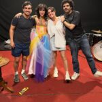 Clarice Falcão Instagram - 🚨ingressos esgotados pro show de sábado no rio de janeiro!!!🚨 achei tão lindo que até resolvi ensaiar dessa vez ❤️ ah, um recado: no sábado nossa equipe, com ajuda do @teatroclaromaisrj, vai receber doações para o RS. a lista de produtos sugeridos está nesse carrossel. as doações serão recolhidas na entrada do show! toda ajuda é bem-vinda :)