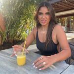 Clarysse Pereira Instagram – Je suis siiii heureuse ici 🇵🇹❤️ 

la 3e photo pardon fallait que j’vous la partage j’vous jure c’était le jus le plus mauvais qu’il m’ai été donné de goûter au cours de mes 25 ans de carrière 😖