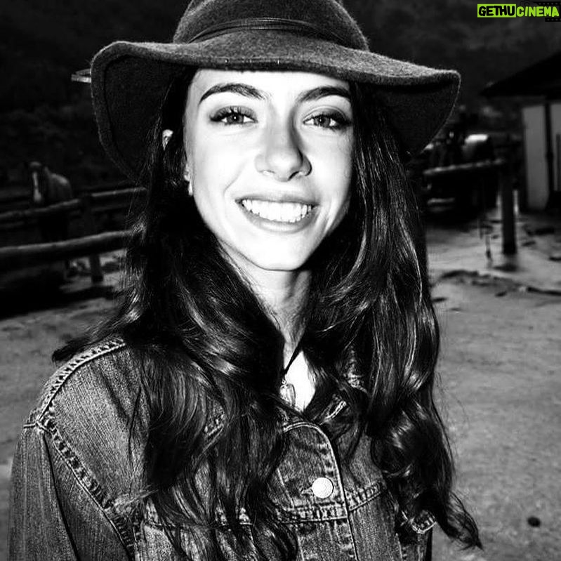 Claudia Riera - 2.5K Likes - Last night I found some old photos !
This is one of my favorites ever! šš»
PS: Long hair š Itās been a while!
šø: @ramonboquerasfoto