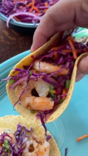 Claudia Sandoval Instagram - 🎉🌮 Celebrating my birthday with a Taco Tuesday twist in partnership with @wonderfulpistachios! 🍤🥳 
 
These mouthwatering Shrimp Tacos featuring Salsa Macha Verde are the perfect birthday treat. 🔥💚 Made with love and @WonderfulPistachios No Shells Jalapeño Lime, they’re a flavor explosion you won’t forget. 🌶️🎂  
 
Check out the full recipe below and join the #BirthdayTacoFiesta! #WonderfulPistachiosPartner #sponsored #WonderfulPistachios #spicy #tacos #tacotuesday
 
For Salsa Macha Verde:
¼ cup chopped Wonderful Pistachios No Shells Jalapeño Lime
1 fresh Anaheim Pepper, minced
1 Green Bell Pepper, minced
2 fresh Jalapeno, minced
4 garlic cloves, minced
¼ cup scallions, minced
1 cup vegetable oil (236ml)
Kosher Salt to taste
 
Ingredients:
1 ½ lb. Shrimp Peeled and Deveined
1 tsp kosher salt
¼ tsp pepper
6 corn tortillas
 
For the Slaw:
1 cup shredded red cabbage
1 cup shredded carrots
¼ cup red onions, julienned 
½ lime juice 
   
Directions:

For the Salsa Macha Verde:
1. In a heat proof bowl, combine peppers, Wonderful Pistachios Jalapeño Lime, garlic, and scallions until well mixed.
2. In a saucepan set over medium flame, heat vegetable oil until almost smoking and glossy. Immediately pour the oil over the Chile mixture carefully. Allow oil to cook chiles with heat. Mix to combine. Allow salsa to cool completely before seasoning.
3. Season salsa with kosher salt once cooled.
 
For the Slaw:
4. In a bowl combine cabbage, carrots, and onions and toss to combine. Season with lime juice and salt to taste.
 
For the Shrimp:
5. Season shrimp with salt and pepper to taste. Sear shrimp in a non-stick pan sertover medium low heat for 1-2 minutes on each side with 1-2 tbsp of oil .
 
To plate:
6. Warm up corn tortilla and place on desired plating
7. Serve shrimp topped with slaw and to with salsa macha verde.