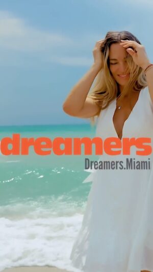 Claudia Albertario Instagram - Somos Dreamers…
Haz realidad tu sueño de trabajar y vivir en Miami, Florida.
Dreamers.miami 

Consúltanos directo.
✔️ Info bio

#dream #dreamers #beadreamer #miami #usa
