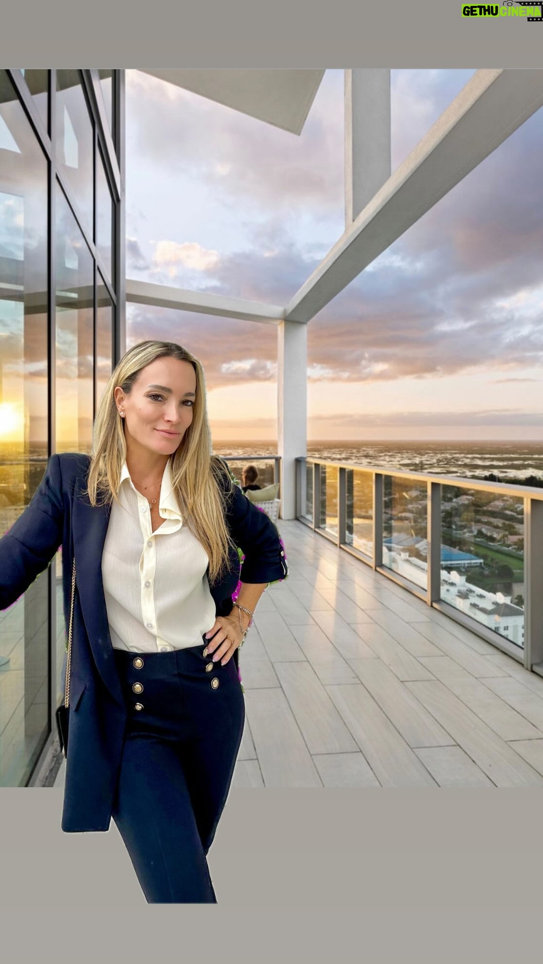Claudia Albertario Instagram - 3 Principales motivos para invertir en “ONE METROPICA” #1 Precios super accessibles #2 Te aseguran 1 año de renta #3 Por ese año no pagas ni HOA ni TAXES 🤩🤩🤩 ↣ Además te dan un credito de $3,000 de fly and buy y si cerras antes de fin de ańo el cierre NO TIENE FEE. Excelente oportunidad para invertir en residencias de lujo desde 2 cuartos diseñadas por Philippe Stark. Amenities de 5 estrellas con vistas increíbles. Programa de Leaseback con 10% de retorno (total) por dos años acreditado al cierre de la compra. One Metropica alquilará la propiedad por el cliente por 1 año y también cubrirá los gastos de expensas e impuestos a la propiedad por ese tiempo. 📍Sunrise •Sawgrass walking •Hard Rock Stadium 5’ • Fort Lauderdale 10’ • Trader Joe’s walking ✔️ Info mi bio #realestate #sunrise #homesweethome #dreamhome #property #homesforsale #realestateagent #homebuying #realestateinvesting #homedesign #interiordesign #architecture #newhome #realestatemarket #homestaging #homeimprovement #househunting #realestateexpert #propertyinvestment #homesearch #firsttimehomebuyer #mortgage #creditscore #homeinspection #neighborhood #community #realestateindustry #homesweethome