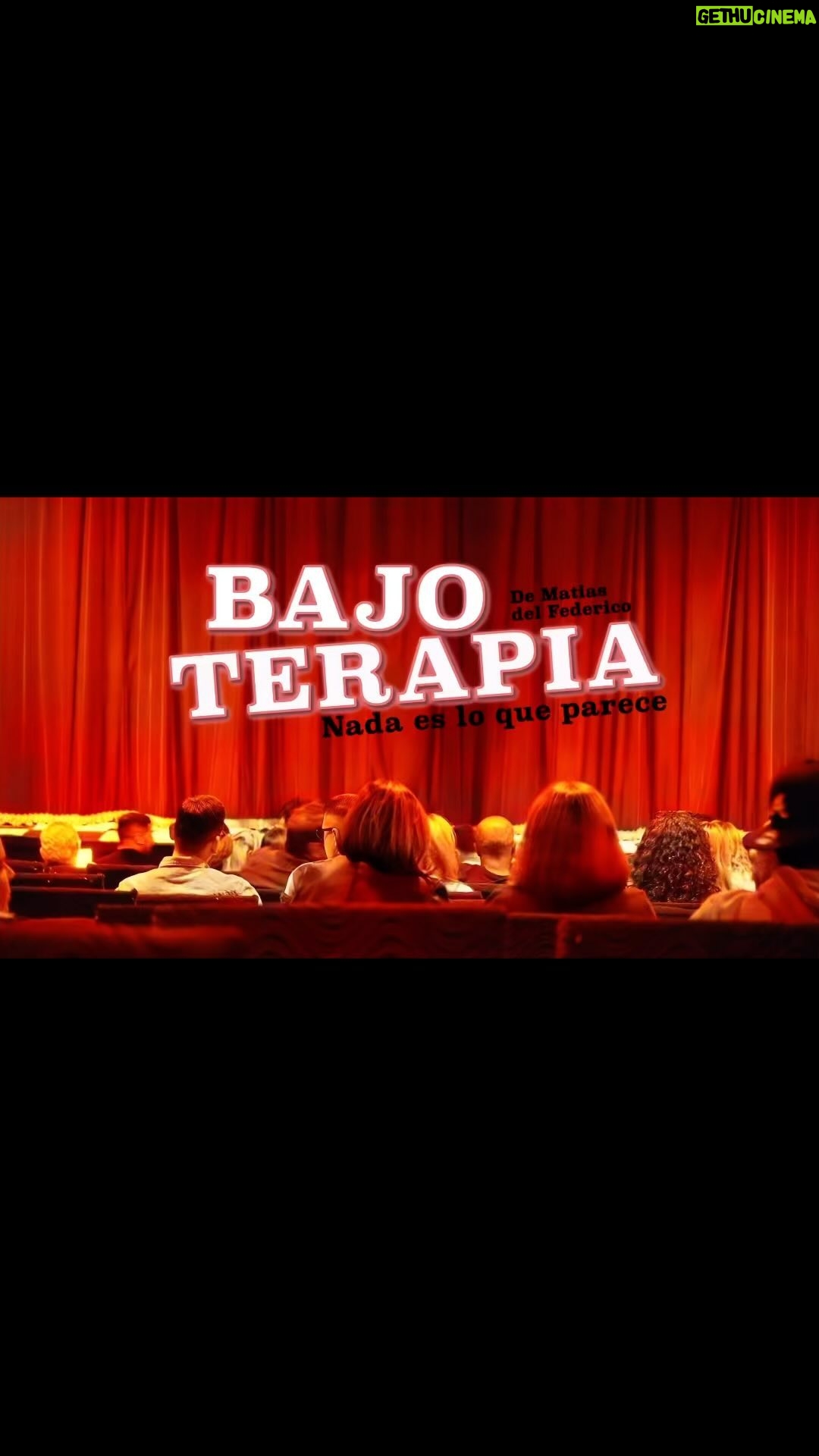 Claudia Albertario Instagram - 🌟🎭 “Bajo Terapia” en Teatro 8: Una Comedia que No te Puedes Perder 🎟️ ¡Prepárate para una noche llena de humor, sorpresas y emociones en “Bajo Terapia”! Esta comedia aclamada, protagonizada por estrellas como Claudia Albertario, Jessica Alvarez Dieguez, Gabriela Gonzalez, Saul Mauricio Mendoza, Gabriel Martina y Alejandro Vales, te espera para ofrecerte una experiencia teatral única e inolvidable en Miami. Vive momentos llenos de carcajadas y giros inesperados en una obra que te hará ver las relaciones de pareja desde una perspectiva completamente nueva y divertida. “Bajo Terapia” es la perfecta combinación de ingenio, humor y drama que te mantendrá enganchado desde el primer hasta el último acto. 📸 Queremos agradecer especialmente a Ismael Resquejo @ismaelcrequejo por capturar la esencia de nuestra obra con sus increíbles fotografías. Cada imagen refleja la energía y pasión que nuestro elenco lleva al escenario noche tras noche. 🎟️ Entradas ya disponibles. No te pierdas esta joya del teatro en Miami. Consigue tus entradas en www.teatro8.com o llamando al 305-541-4841 y únete a nosotros para una noche de pura diversión. #BajoTerapiaMiami #TeatroMiami #Comedia #Risas #NocheDeTeatro #ElencoEstelar #IsmaelResquejo #FotografíaTeatral #Cultura #Entretenimiento #ArtesEscénicas #Diversión #Actuación #Espectáculo #VidaNocturnaMiami #TeatroLatino #ExperienciaTeatral #ArteEnEscena #RisasGarantizadas #NoTeLoPierdas‼️