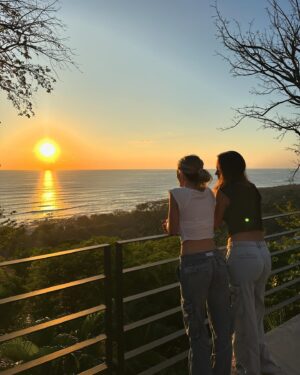 Claudia Albertario Instagram - ᴬˡᵍᵘⁿᵃˢ ᵈᵉ ᶜᵒˢᵗᵃ ʳⁱᶜᵃ 🇨🇷🤙

#familytime #SantaTeresaCR
#CostaRica #puravida #ParaísoTropical #NaturalezaCostarricense #VidaPlayera