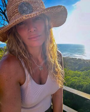 Claudia Albertario Instagram - ᴬˡᵍᵘⁿᵃˢ ᵈᵉ ᶜᵒˢᵗᵃ ʳⁱᶜᵃ 🇨🇷🤙

#familytime #SantaTeresaCR
#CostaRica #puravida #ParaísoTropical #NaturalezaCostarricense #VidaPlayera