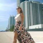 Claudia Albertario Instagram - Me complace presentarles esta exquisites; St. Reggis Residences Sunny Isles, Miami, USA. Creado por los creadores de las experiencias de vida con más visión de futuro en Miami - Fortune International Group y Château Group - The St. Regis Residences, Sunny Isles Beach, Miami, se distinguen por la silueta distintiva y el estilo de vida extraordinario donde todo es posible. Descubre un mundo en el que cada día es una experiencia extraordinaria. Consulta por privado. #streggis #sunnyislesbeach #fortune #realestate