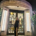 Claudia Albertario Instagram - Acá estoyyy… Primer entrega internacional del premio Martín Fierro Latino en Miami. • My dress Chiara Bonni ♡